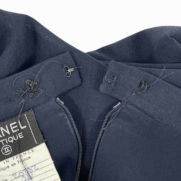 CHANEL - Wool Suit Cascade Jacket and Skirt - CC Buttons - Navy / Gold 36 US 6 - Picture 12 of 13